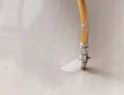 鄂尔多斯市瓷砖空鼓维修公司专业解答在瓷砖铺贴过程中，如果使用的砂料过粗（如全部使用了粗砂），可能会导致以下问题